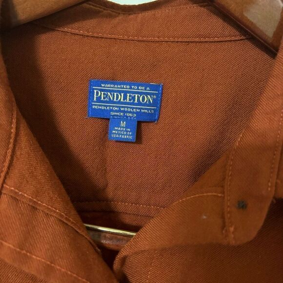 Pendleton Long Sleeve Button Down Shirt Size Medium 100% Virgin Wool - Picture 2 of 4